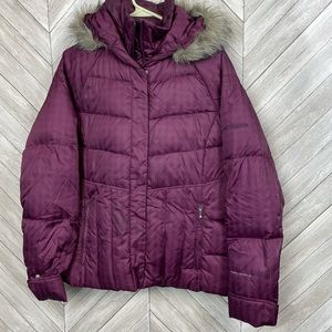 Women’s Columbia Puffer Coat L detachable hood